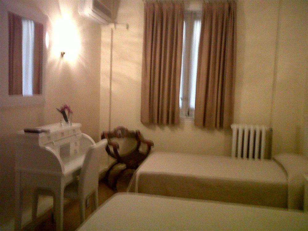 Hostal Montecarlo Madrid Dış mekan fotoğraf