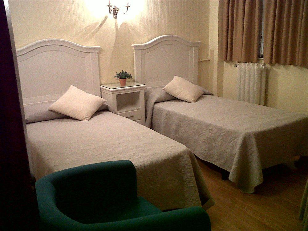 Hostal Montecarlo Madrid Dış mekan fotoğraf