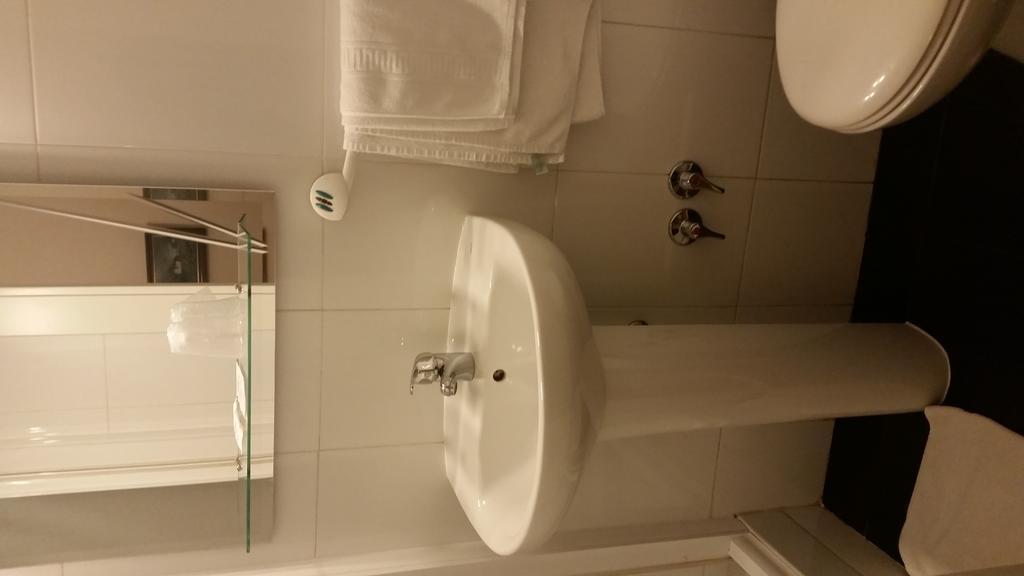 Hostal Montecarlo Madrid Dış mekan fotoğraf