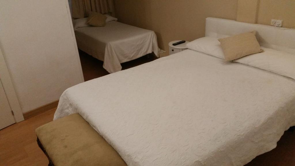 Hostal Montecarlo Madrid Dış mekan fotoğraf